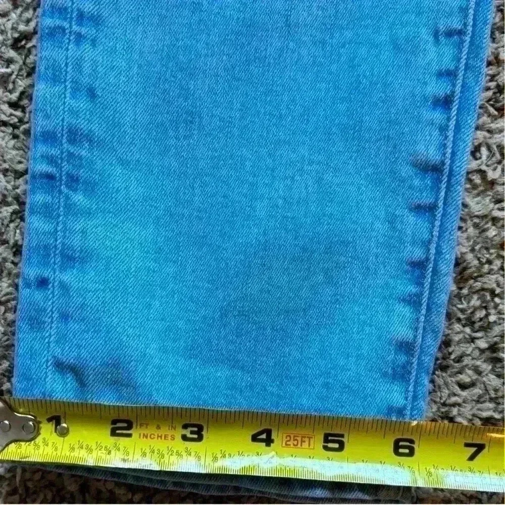American Eagle Airflex+ Men’s Light Wash Straight Leg Jeans size 28x30.